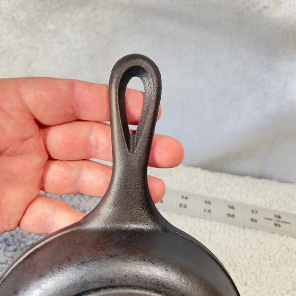 Lodge 6.5" Cast Iron Skillet 3SK Made in USA Double Pour Spout Camping Hiking - Picture 8 of 9